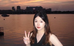 女士开襟乳液狂飙